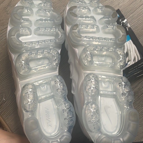 NWOT Nike Air Vapormax Plus - Picture 3 of 8
